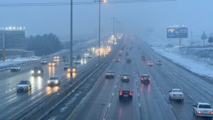 تصویر بارش باران در محورهای مواصلاتی البرز رانندگان با احتیاط تردد کنند