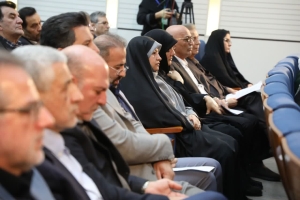 تصویر نگاه ویژه به مسائل زنان در پروتکل سفرهای استانی گنجانده شود