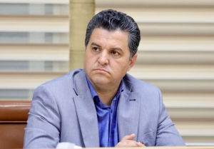 تصویر چاه آب فرمانداری فردیس برای تقویت شبکه آبرسانی شهرک ناز وارد مدار شد