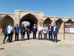 تصویر ارزیا‌با‌ن یونسکو از کار‌وانسر‌ا‌ی ینگی‌امام ساوجبلاغ باز‌دید کرد‌ند