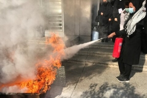 تصویر مانور پدافند غیرعامل در شهرداری کرج برگزار شد