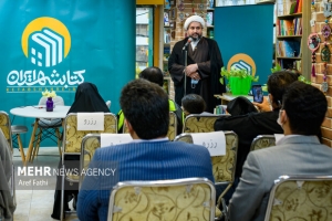 تصویر ترویج فرهنگ کتاب‌خوانی از حالت شعار خارج شود