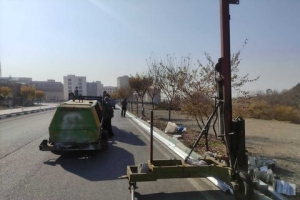 تصویر نصب گاردیل در نقاط حادثه‌خیز جاده «آتشگاه» و «بلوار مطهری»