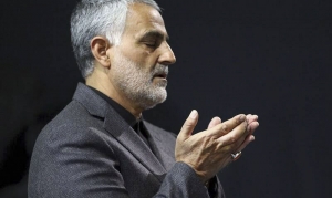 تصویر برپایی ۱۰۰ محفل انس با قرآن به یاد شهید سلیمانی در البرز