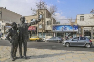 تصویر اِلمان «پدر و پسر» در کرج نصب شد