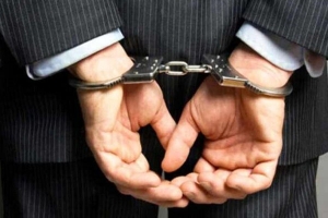 تصویر پزشک قلابی در البرز دستگیر شد