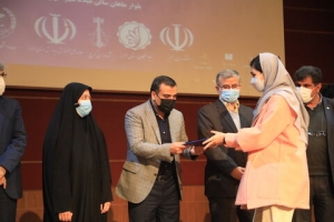 تصویر با وجود نخبگان و استعدادهای برتر محرومیت و عقب گرد معنایی ندارد
