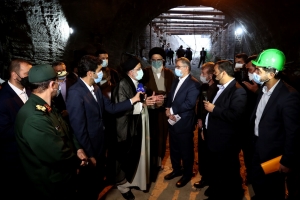 تصویر رئیس جمهور از خط ۲ قطارشهری کرج بازدید کرد