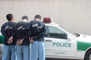 تصویر دستگیری باند سارقان موبایل قاپ در کرج