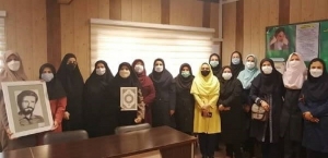 تصویر هنرجویان ناحیه آموزشی چهار کرج تمثال ۱۰۹ شهید والامقام را نقاشی کردند