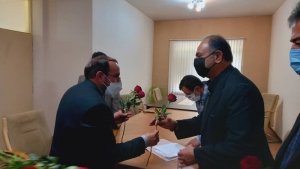 تصویر جمعی از بازنشستگان نجیب فرهنگی شهرستان نظرآباد با علی حدادی دیدار و گفتگو کردند