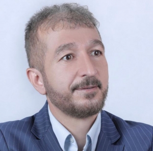 تصویر کارگران خدوم و پرتلاش شهرداری کرج در خط مقدم خدمت رسانی به شهروندان