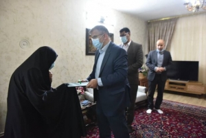 تصویر خانواده‌های شهدا و ایثارگران مروجان فرهنگ ایثار و شهادت هستند