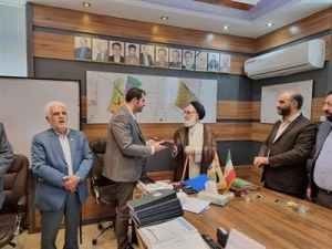 تصویر آمادگی شهردار کمالشهر جهت استفاده از ظرفیتهای مجمع معتمدین