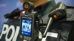 تصویر اقدام به موقع پلیس مانع از آتش سوزی شد