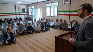 تصویر غدیر نقطه عطف دین ، سروش سعادت و اتمام حجت خداوند با رهپویان ولایت است