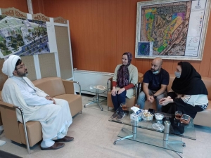 تصویر بانوی آلمانی به دین اسلام تشرف یافت