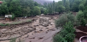 تصویر آمادگی هیات اتومبیلرانی البرز برای امداد رسانی به مناطق سیل زده