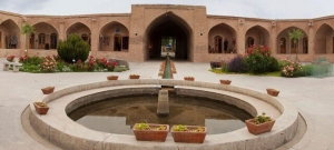 تصویر اینجا کاروانسرایی ۴۰۰ ساله را تبدیل به رستوران کردند!