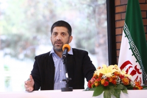 تصویر دبیر: کشتی گیر کرجی را محروم می کنم