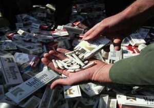 تصویر کشف 2هزار و500 نخ سیگار قاچاق در اشتهارد