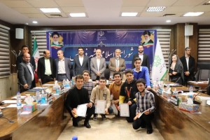 تصویر تقدیر از دانش آموزان فردیسی در صحن علنی شورای شهر