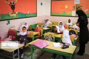 تصویر دانش آموزان و معلم مدارس استثنایی البرز تجلیل شدند