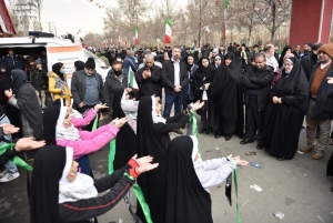 تصویر حضور استاندار البرز با همراهی مسئولان ارشد استان در راهپیمایی باشکوه یوم الله ۲۲ بهمن ماه