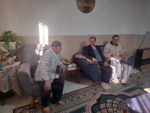 تصویر دیدار معاون استاندار با خانواده شهید نامنی