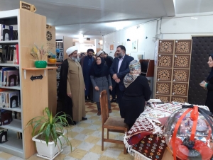 تصویر آشنایی با خدمات کتابخانه های عمومی استان