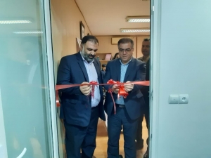 تصویر اولین استودیو ضبط صوتی کتاب در بخش نابینایان کتابخانه امیرکبیر کرج افتتاح شد