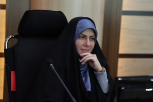 تصویر قدردانی دبیر اول شورای شهر  کرج از دو معاون یکی از مناطق شهرداری