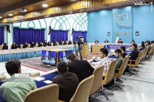 تصویر حضور هفت دانش آموز البرزی در جلسه نوجوانان کشور با رئیس جمهور