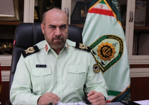 تصویر توقیف خودروی بنز میلیاردی قاچاق در ساوجبلاغ