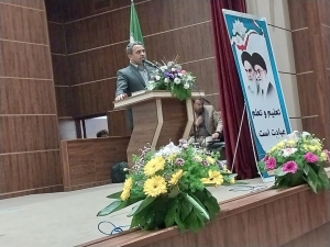 تصویر معلم مسئولیت خطیر تربیت نسل تمدن نوین اسلامی را بر عهده دارد