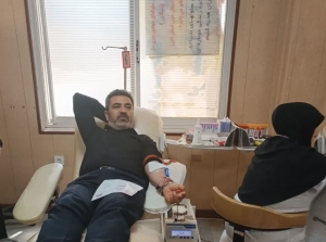 تصویر اهدا خون توسط معاون استاندار و سرپرست فرمانداری کرج در روز عاشورای حسینی