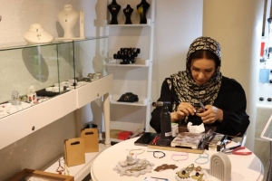 تصویر طرح سراسری شناسایی هنرمندان و صنعتگران صنایع دستی استان البرز کلید خورد