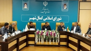 تصویر بررسی مسایل مدارس کمالشهر با حضور معاون فرماندار کرج