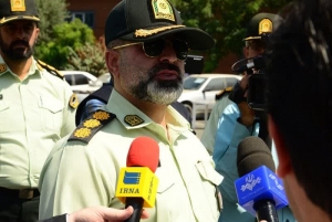 تصویر کف زنی از طلافروشی در حصارک