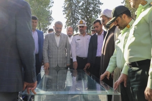 تصویر نیروی انتظامی و مدیریت شهری در  خدمت رسانی به مردم مکمل یکدیگرند