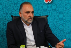 تصویر امدادرسانی آتش نشانان اشتهارد با کمترین امکانات در بیشترین وسعت