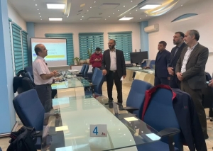 تصویر بازدید سرزده فرماندار از آزمایشگاه نوآوری باز فردیس