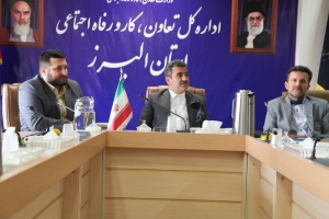 تصویر آیین تشییع و تدفین شهید گمنام در مجموعه ورزشی کارگران امام خمینی ره کرج برگزار می شود