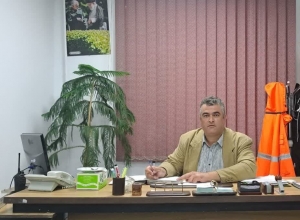 تصویر لایروبی و پاکسازی چاه ها و کانال های اصلی شهر فردیس