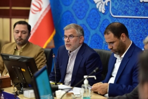 تصویر باید دست در دست هم دهیم و مشکلات معلمان را حل کنیم