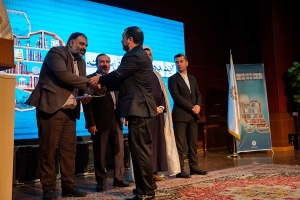 تصویر منتخبین استانی هفته کتاب و کتابخوانی سال 1402 تجلیل شدند