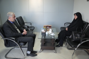 تصویر نشست هم‌اندیشی مدیر روابط‌عمومی اتاق بازرگانی البرز و رئیس اتحادیه مشاورین املاک استان