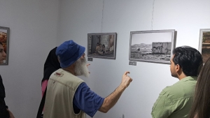 تصویر برگزاری نمایشگاه عکس نگاه، در نگارخانه کرج
