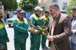 تصویر تجلیل مدیر منطقه۲ شهرداری فردیس از نارنجی پوشان و سبز پوشان این منطقه