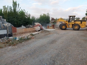 تصویر ساخت و ساز در زمین‌های کشاورزی را به شماره ۱۳۱ اطلاع دهید